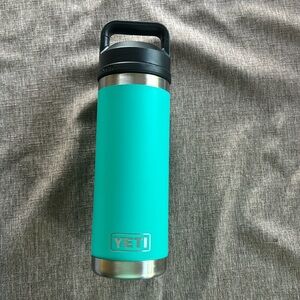 Yeti aquifer blue 18 oz water bottle with chug cap